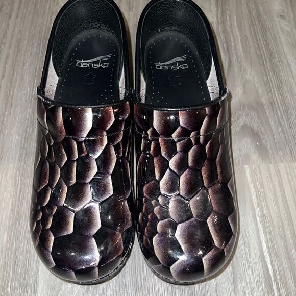 DANSKO CROC PRINT CLOGS - Picture 1 of 6